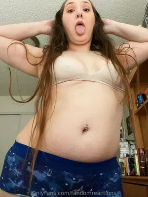 FandomReactions OnlyFans Leaked Free Thumbnail Picture - #DnzO2Pa672