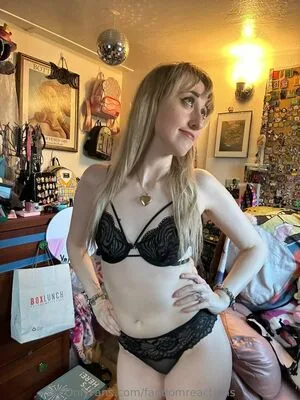 FandomReactions OnlyFans Leaked Free Thumbnail Picture - #NvUW5ddEua
