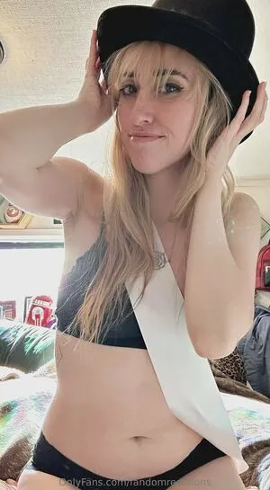 FandomReactions OnlyFans Leaked Free Thumbnail Picture - #YdecaQ3Ouc