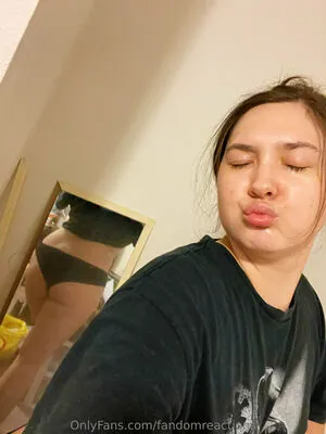 FandomReactions OnlyFans Leaked Free Thumbnail Picture - #ZhieEF1iaU