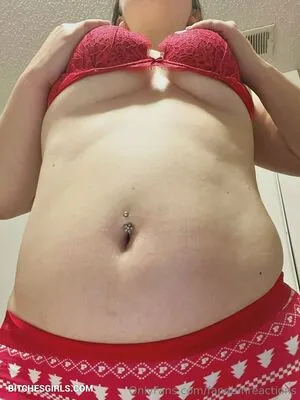 FandomReactions OnlyFans Leaked Free Thumbnail Picture - #ostSXZB5UE