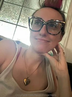 FandomReactions OnlyFans Leaked Free Thumbnail Picture - #rSN0eKpQsN
