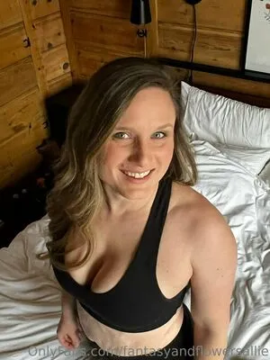 Fantasyandflowersallie OnlyFans Leaked Free Thumbnail Picture - #150p0jMtSj
