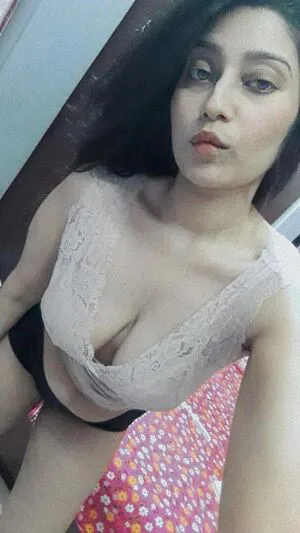 Farihapriyam OnlyFans Leaked Free Thumbnail Picture - #ZzZBfIU5oz