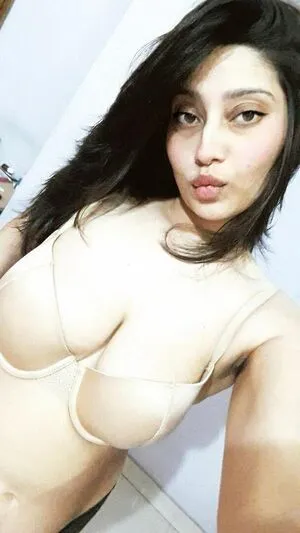 Farihapriyam OnlyFans Leaked Free Thumbnail Picture - #dIDEwA1HoW