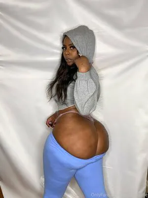 Fatassbaddie OnlyFans Leaked Free Thumbnail Picture - #RouxLEH3D1