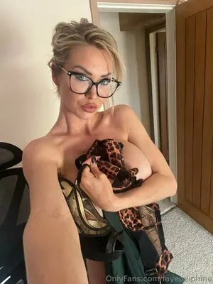 Faye Evette OnlyFans Leaked Free Thumbnail Picture - #y3wxZ7t6a4