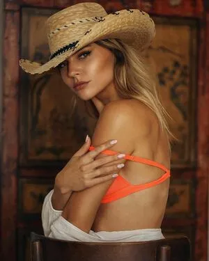 Faye Van Hest OnlyFans Leaked Free Thumbnail Picture - #0yVMotS0OB