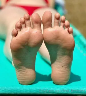 Feet Feminine OnlyFans Leaked Free Thumbnail Picture - #q6mFLz0Aj9