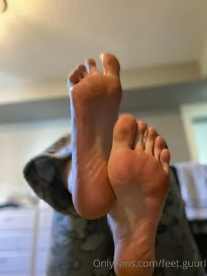 Feet Guurl OnlyFans Leaked Free Thumbnail Picture - #4GmjEsjnIK