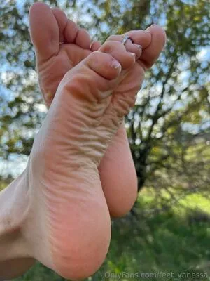 Feet Vanessa OnlyFans Leaked Free Thumbnail Picture - #58vEKuD908