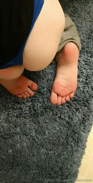 Feetiecutieee OnlyFans Leaked Free Thumbnail Picture - #1Svvf3FKLq