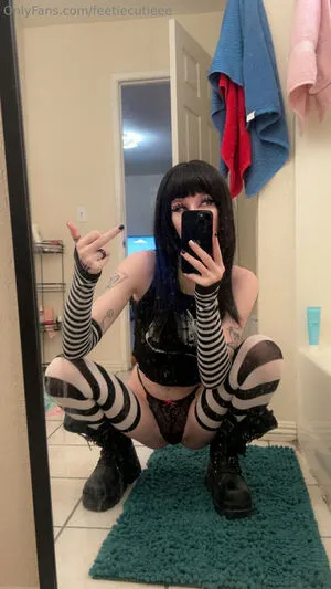 Feetiecutieee OnlyFans Leaked Free Thumbnail Picture - #yBxpoj2DOT