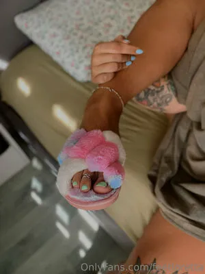Feetloretta OnlyFans Leaked Free Thumbnail Picture - #F8GO8djsVv