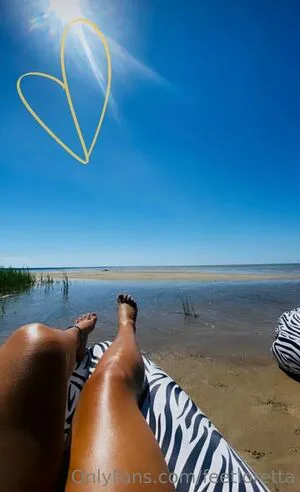 Feetloretta OnlyFans Leaked Free Thumbnail Picture - #aHqlDgzvII