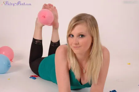 Feetperview Sockenmdchen OnlyFans Leaked Free Thumbnail Picture - #2P5KrIxfcl