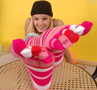 Feetperview Sockenmdchen OnlyFans Leaked Free Thumbnail Picture - #KIMgy7iO8q