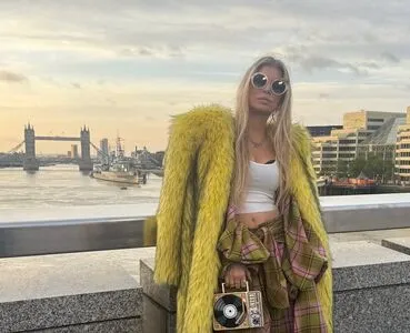 Fergie OnlyFans Leaked Free Thumbnail Picture - #1pSnH7KPqy