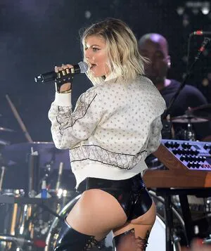 Fergie OnlyFans Leaked Free Thumbnail Picture - #uvv0EH8XTM