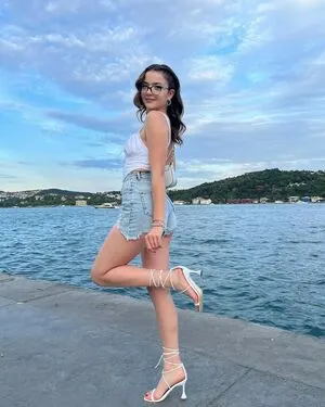 Feride Ozdinc OnlyFans Leaked Free Thumbnail Picture - #gdQ81rN1IG