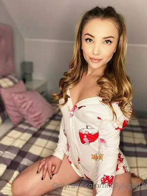 Finallylegal18 OnlyFans Leaked Free Thumbnail Picture - #blHzVeJoy2