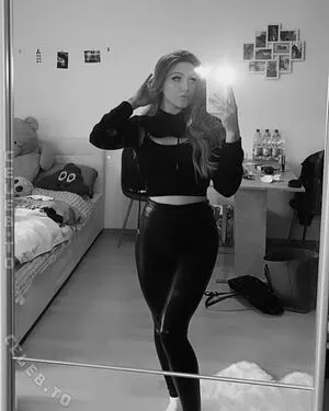 Fiona Rlt OnlyFans Leaked Free Thumbnail Picture - #fOzN9BaK39