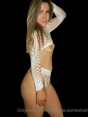 Fit Blonde Bombshell OnlyFans Leaked Free Thumbnail Picture - #D7F3xI6P91