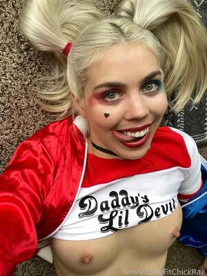 Fit Chick Rae OnlyFans Leaked Free Thumbnail Picture - #taxHm1Reon