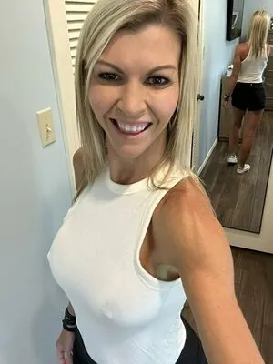 Fit Wife And Mom OnlyFans Leaked Free Thumbnail Picture - #rhCNE0AO15