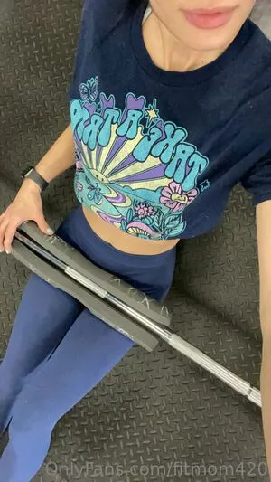 Fitmom420 OnlyFans Leaked Free Thumbnail Picture - #UrNfsJeo9p