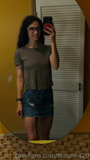 Fitmom420 OnlyFans Leaked Free Thumbnail Picture - #YiFd7PH7UA