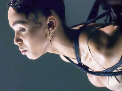 Fka Twigs OnlyFans Leaked Free Thumbnail Picture - #QS4nWLsAAZ