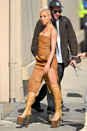 Fka Twigs OnlyFans Leaked Free Thumbnail Picture - #oj8mguvVaC