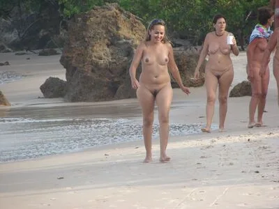 Flagras Em Praia OnlyFans Leaked Free Thumbnail Picture - #BAZPYBu2SO