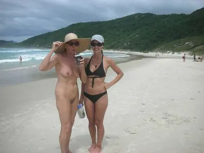 Flagras Em Praia OnlyFans Leaked Free Thumbnail Picture - #KnWPRoyMM5
