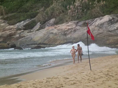 Flagras Em Praia OnlyFans Leaked Free Thumbnail Picture - #RNMBo7r0UT
