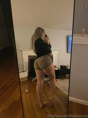 Flawlysssss OnlyFans Leaked Free Thumbnail Picture - #3y03m2U3Vk