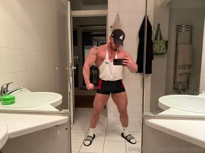 Flexxxcouple OnlyFans Leaked Free Thumbnail Picture - #4B6cjRW31h