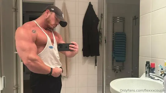 Flexxxcouple OnlyFans Leaked Free Thumbnail Picture - #9uDGU4E4xg