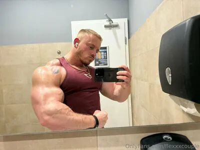 Flexxxcouple OnlyFans Leaked Free Thumbnail Picture - #F6y4eg7oZn