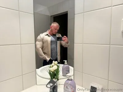 Flexxxcouple OnlyFans Leaked Free Thumbnail Picture - #SnuLHAMAFP