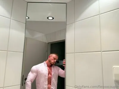 Flexxxcouple OnlyFans Leaked Free Thumbnail Picture - #b0fWKOPf6o