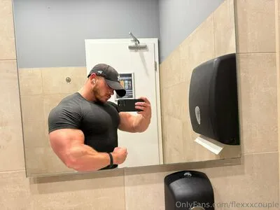 Flexxxcouple OnlyFans Leaked Free Thumbnail Picture - #cKYp3yFWMZ