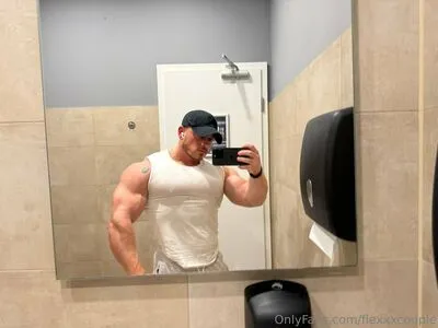 Flexxxcouple OnlyFans Leaked Free Thumbnail Picture - #hpicygH9p5