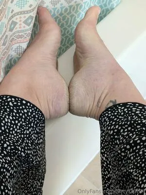 Flirtyf33t94 OnlyFans Leaked Free Thumbnail Picture - #mpxIf56267