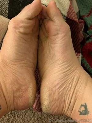 Flirtyf33t94 OnlyFans Leaked Free Thumbnail Picture - #x89xdV7pB0