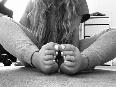 flirtyfeet1 OnlyFans Leaked Free Thumbnail Picture - #TCgovsk8Kl