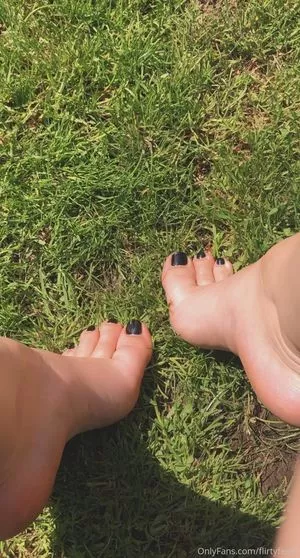 flirtyfeet1 OnlyFans Leaked Free Thumbnail Picture - #nqK7mLq6rx