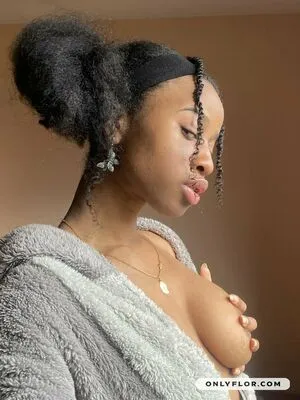 Flor Sunsthaze Sunsethaze OnlyFans Leaked Free Thumbnail Picture - #TjzxxFeEmq