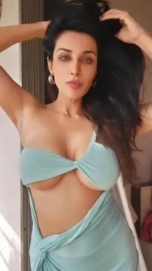 Flora Saini OnlyFans Leaked Free Thumbnail Picture - #jLKpEq7x3E